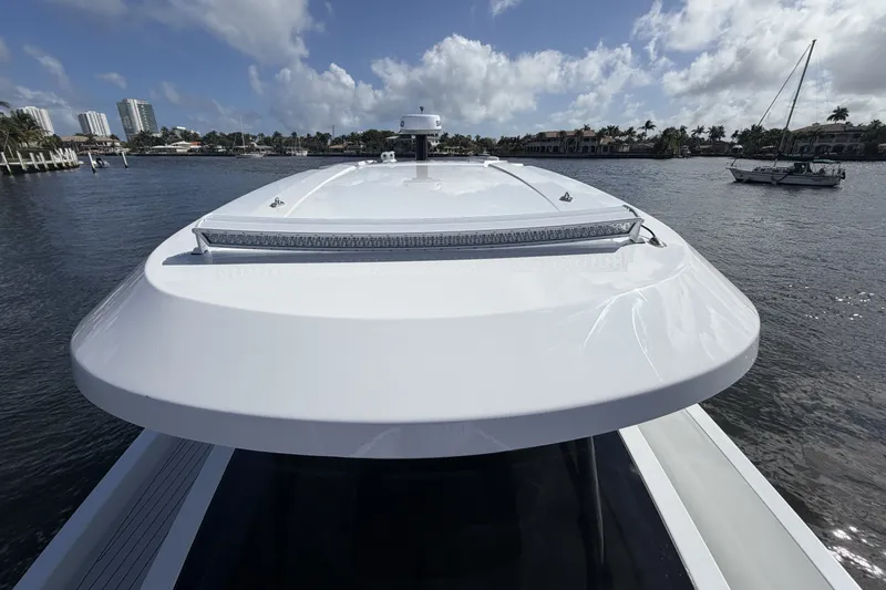 Slide: The Image of Cruisers 38 VTR 2026 - 41