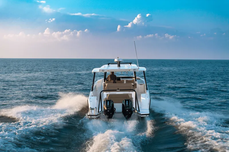 Slide: The Image of Cruisers Yachts 38 VTR 2026 - 38