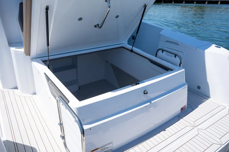 Slide: The Image of Cruisers 38 VTR EC 2026 - 20