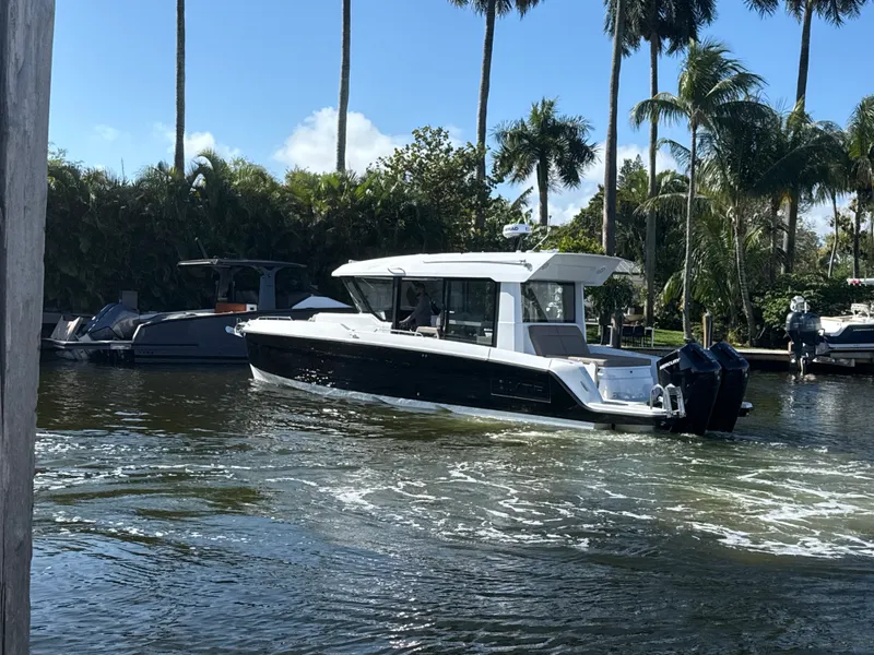 Slide: The Image of Cruisers 38 VTR EC 2026 - 7