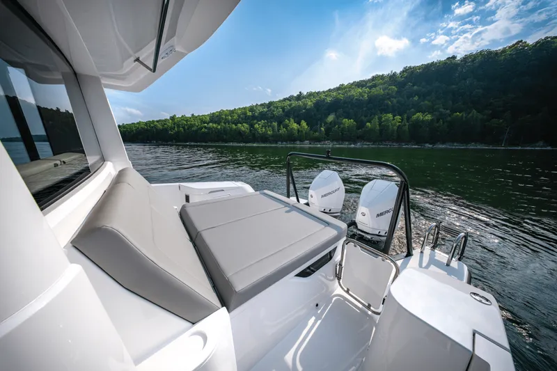 Slide: The Image of Cruisers Yachts 38 VTR EC 2026 - 6