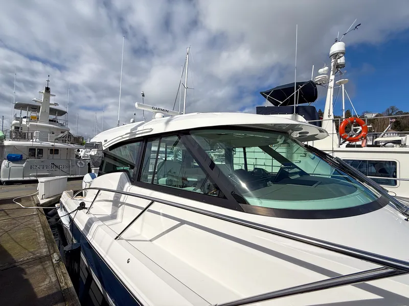 Slide: The Image of Tiara 43 LE 2026 - 15