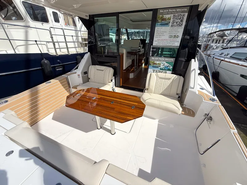 Slide: The Image of Tiara 43 LE 2026 - 18