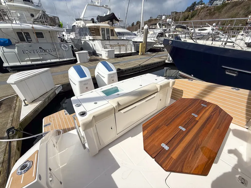 Slide: The Image of Tiara 43 LE 2026 - 19