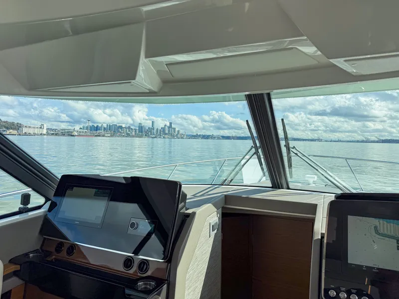 Slide: The Image of Tiara 43 LE 2026 - 20