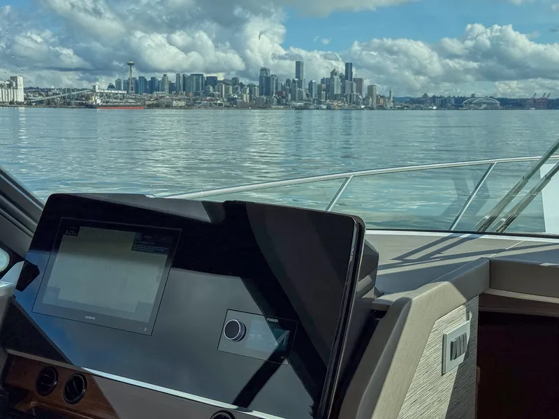 Slide: The Image of Tiara 43 LE 2026 - 21