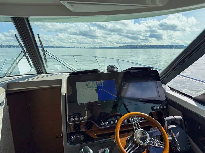 Slide: The Image of Tiara 43 LE 2026 - 23