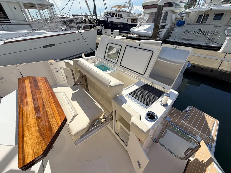 Slide: The Image of Tiara 43 LE 2026 - 25