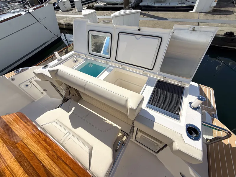 Slide: The Image of Tiara 43 LE 2026 - 26