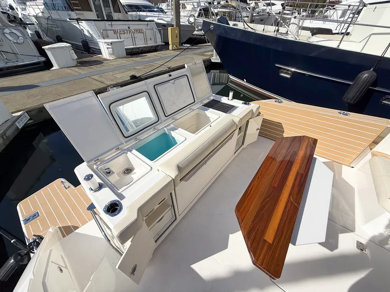 Slide: The Image of Tiara 43 LE 2026 - 30