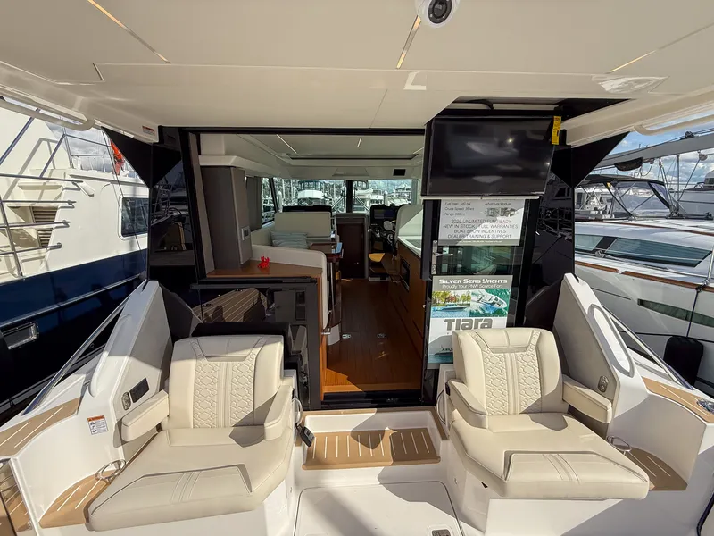 Slide: The Image of Tiara 43 LE 2026 - 33