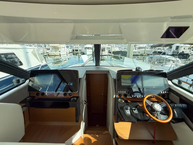 Slide: The Image of Tiara 43 LE 2026 - 39