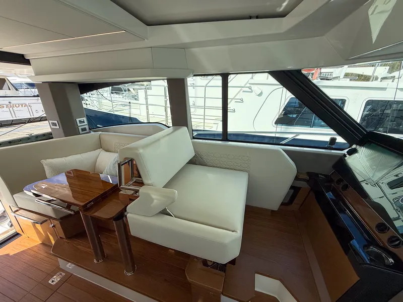 Slide: The Image of Tiara 43 LE 2026 - 40