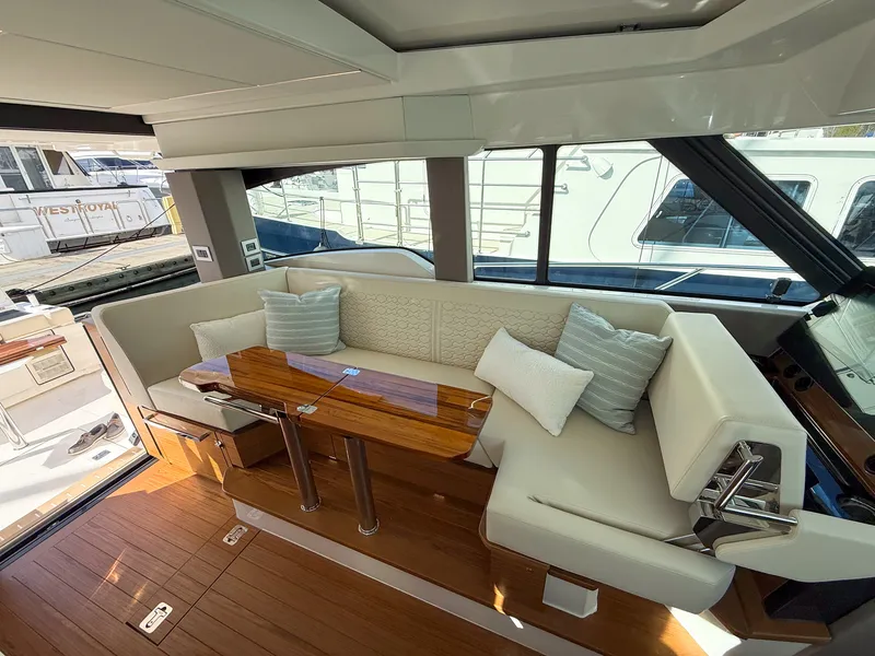 Slide: The Image of Tiara 43 LE 2026 - 41