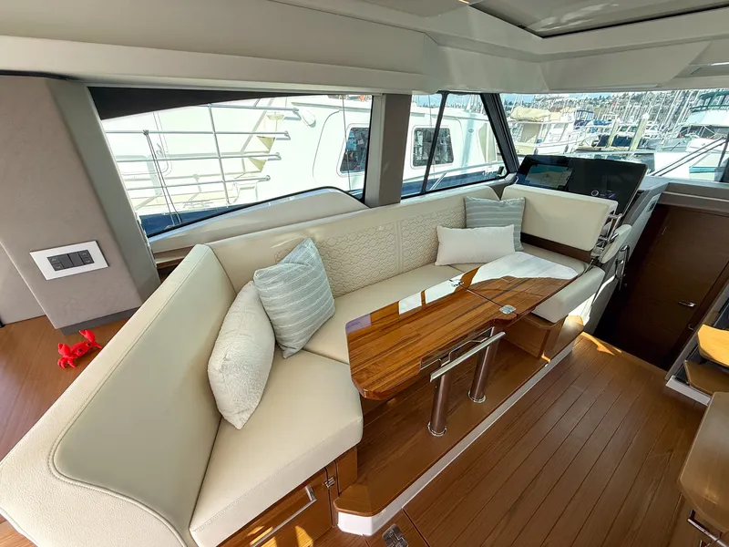 Slide: The Image of Tiara 43 LE 2026 - 42