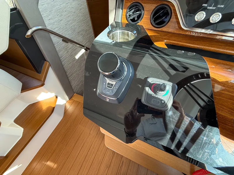 Slide: The Image of Tiara 43 LE 2026 - 45