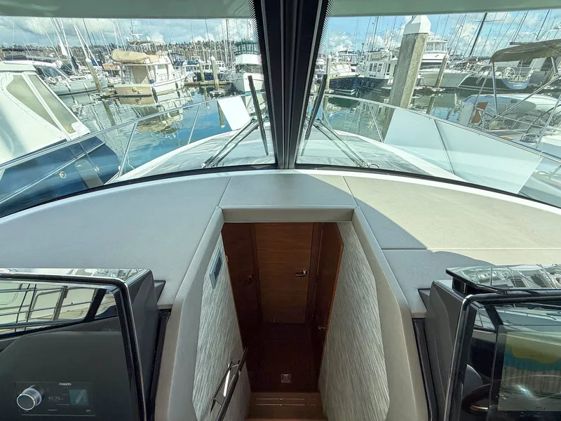 Slide: The Image of Tiara 43 LE 2026 - 46