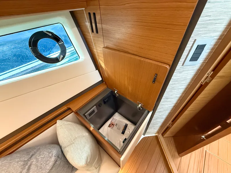 Slide: The Image of Tiara 43 LE 2026 - 58