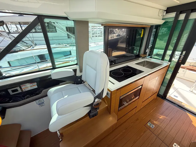 Slide: The Image of Tiara 43 LE 2026 - 61