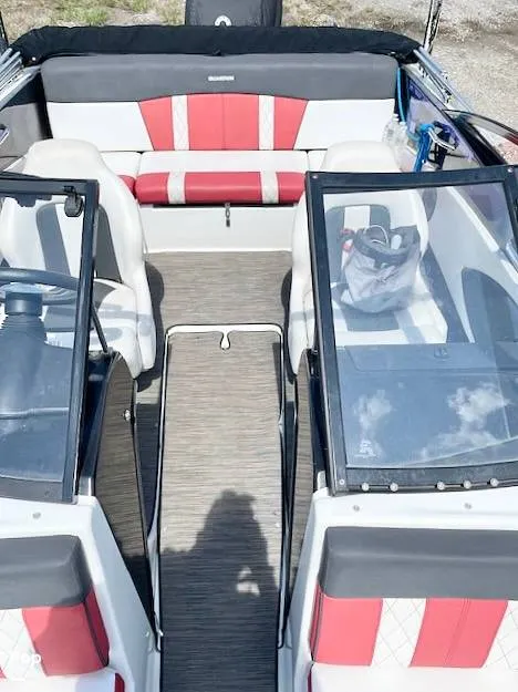 Slide: The Image of Cockpit Seating - 15758420