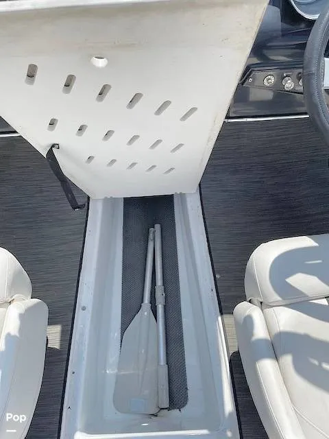 Slide: The Image of Ski Locker - 15758418