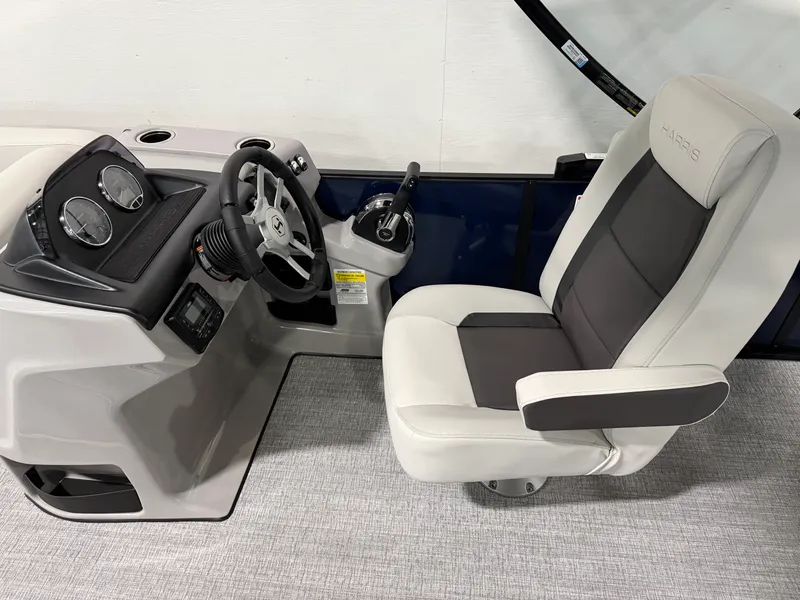 Slide: The Image of Harris Cruiser 230 2026 - 6