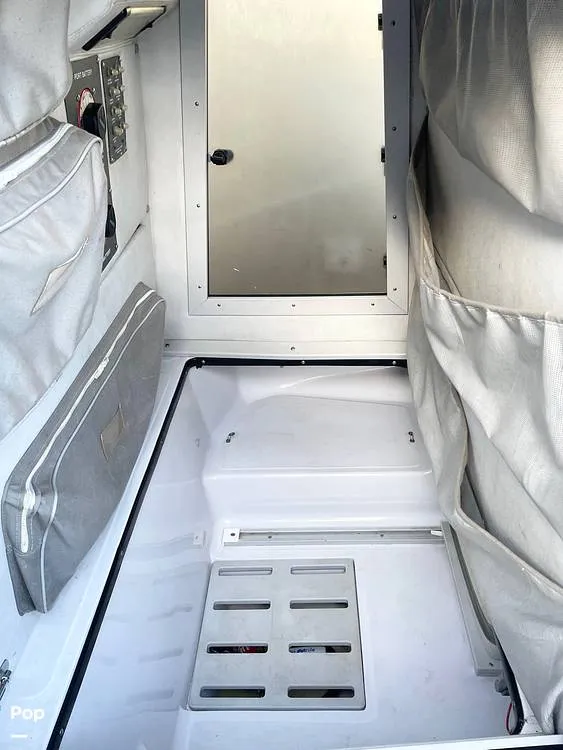 Slide: The Image of Boston Whaler Outrage 24 1995 - 16230793