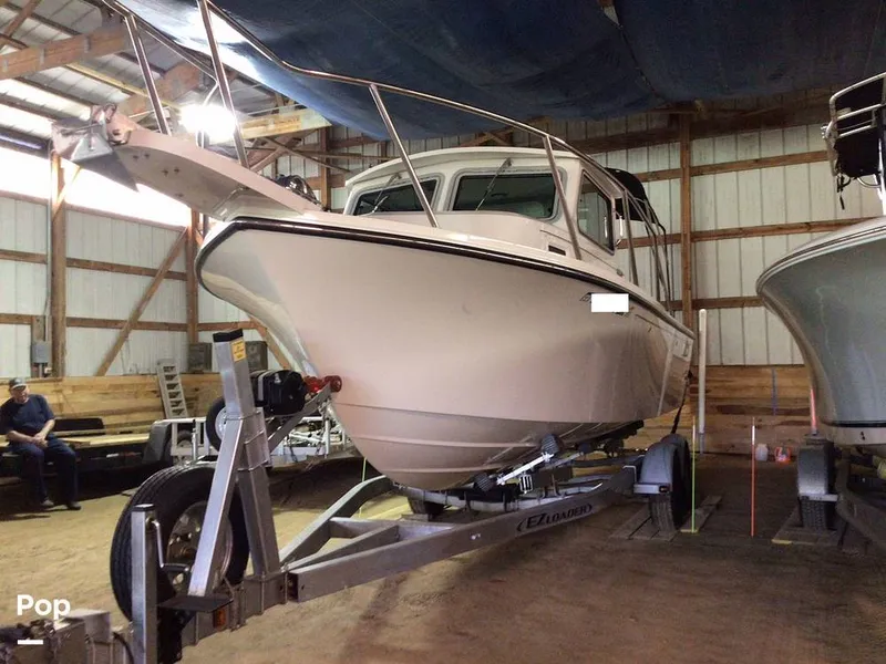 Slide: The Image of Parker Marine 2320 SL Sport Cabin 2021 - 15736951