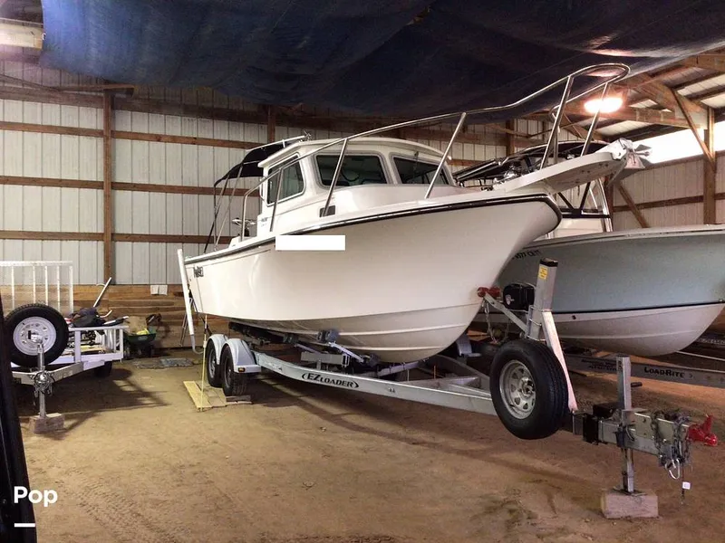 Slide: The Image of Parker Marine 2320 SL Sport Cabin 2021 - 15736952