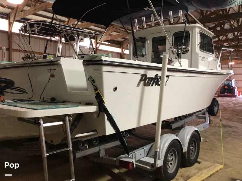 Slide: The Image of Parker Marine 2320 SL Sport Cabin 2021 - 15736961