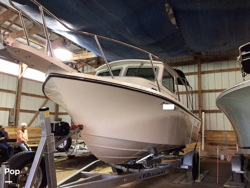 Slide: The Image of Parker Marine 2320 SL Sport Cabin 2021 - 15736968