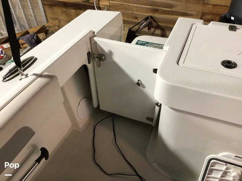 Slide: The Image of Parker Marine 2320 SL Sport Cabin 2021 - 15736985