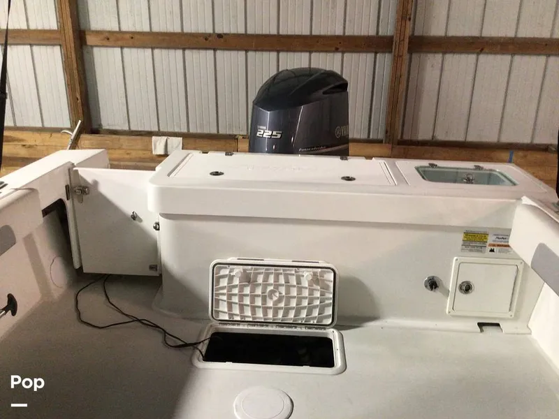 Slide: The Image of Parker Marine 2320 SL Sport Cabin 2021 - 15736991