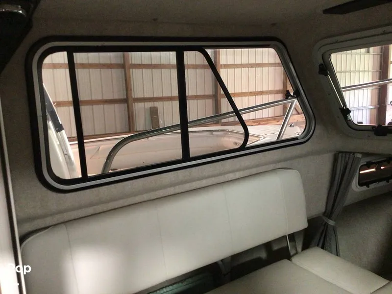 Slide: The Image of Parker Marine 2320 SL Sport Cabin 2021 - 15737001