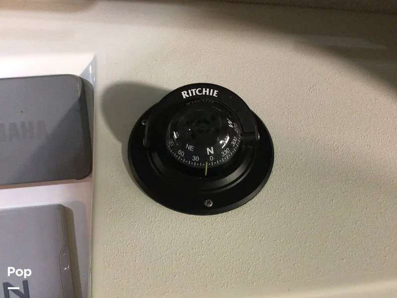 Slide: The Image of Parker Marine 2320 SL Sport Cabin 2021 - 15737011