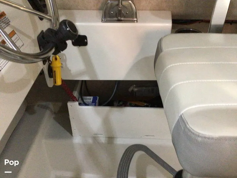 Slide: The Image of Parker Marine 2320 SL Sport Cabin 2021 - 15737018