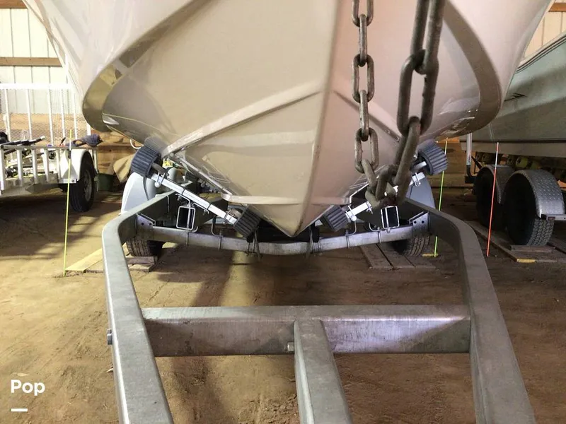 Slide: The Image of Parker Marine 2320 SL Sport Cabin 2021 - 15736946