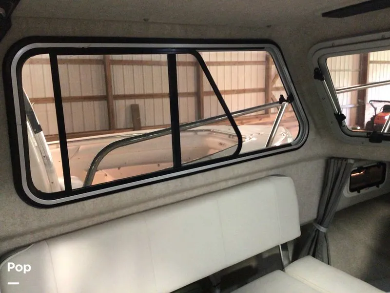 Slide: The Image of Parker Marine 2320 SL Sport Cabin 2021 - 15737036