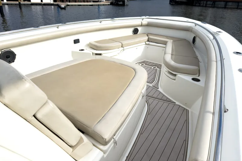 Slide: The Image of Boston Whaler 350 Outrage 2019 - 17