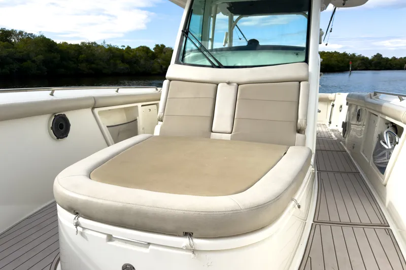 Slide: The Image of Boston Whaler 350 Outrage 2019 - 19