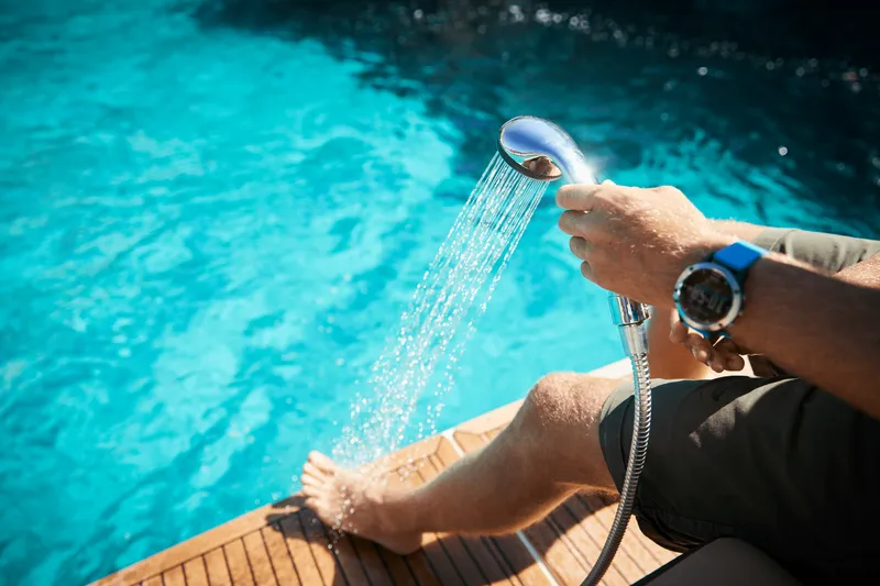 Slide: The Image of Sea Ray Sundancer 320 2024 - 42