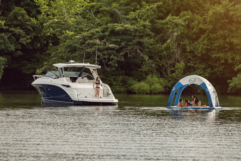 Slide: The Image of Sea Ray Sundancer 320 2024 - 51