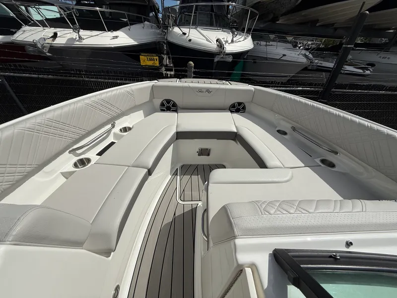 Slide: The Image of Sea Ray SDX 250 Outboard 2026 - 11