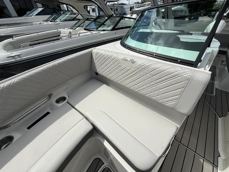 Slide: The Image of Sea Ray SDX 250 Outboard 2026 - 12