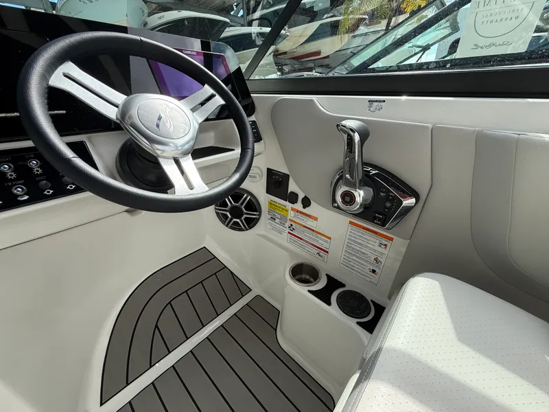 Slide: The Image of Sea Ray SDX 250 Outboard 2026 - 20