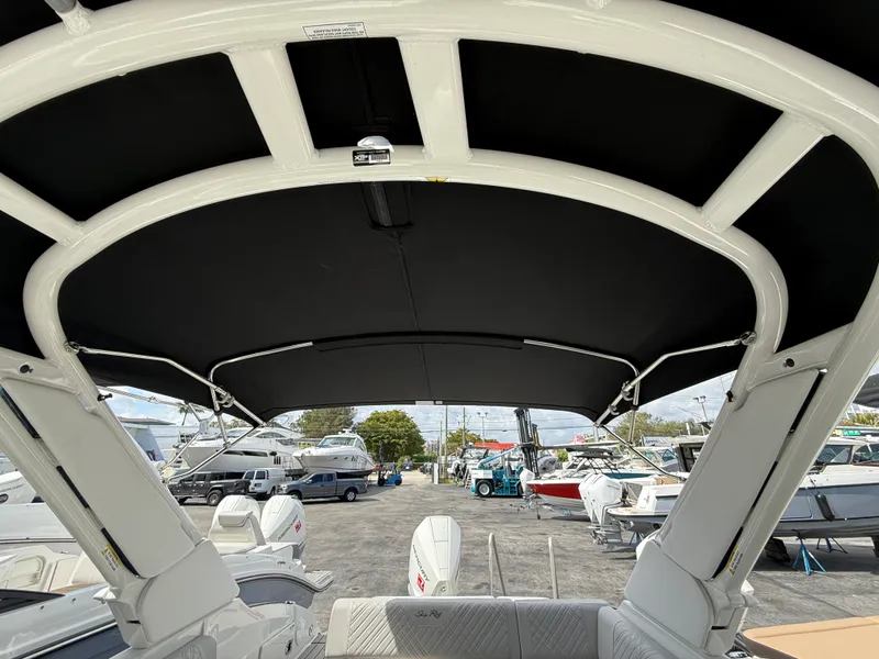 Slide: The Image of Sea Ray SDX 250 Outboard 2026 - 21