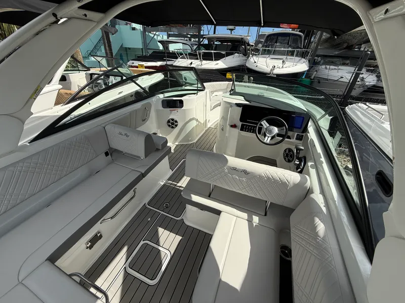Slide: The Image of Sea Ray SDX 250 Outboard 2026 - 4