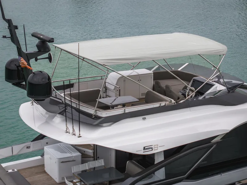 Slide: The Image of Azimut S8 2020 - 12