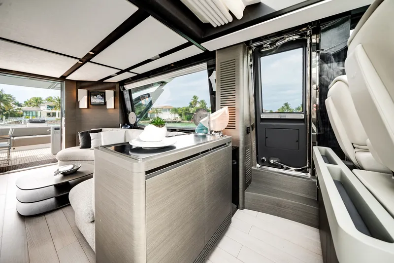 Slide: The Image of Azimut S8 2020 - 36