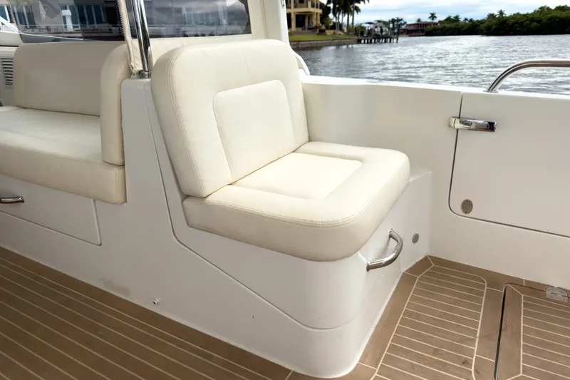 Slide: The Image of MJM 35Z 2021 - 7